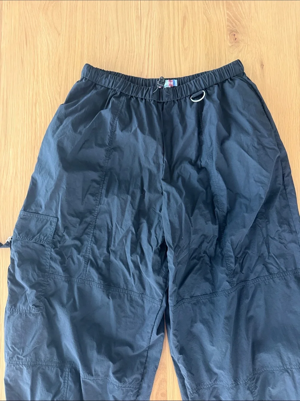 Urban Outfitters black parachute pants lovingly worn size L